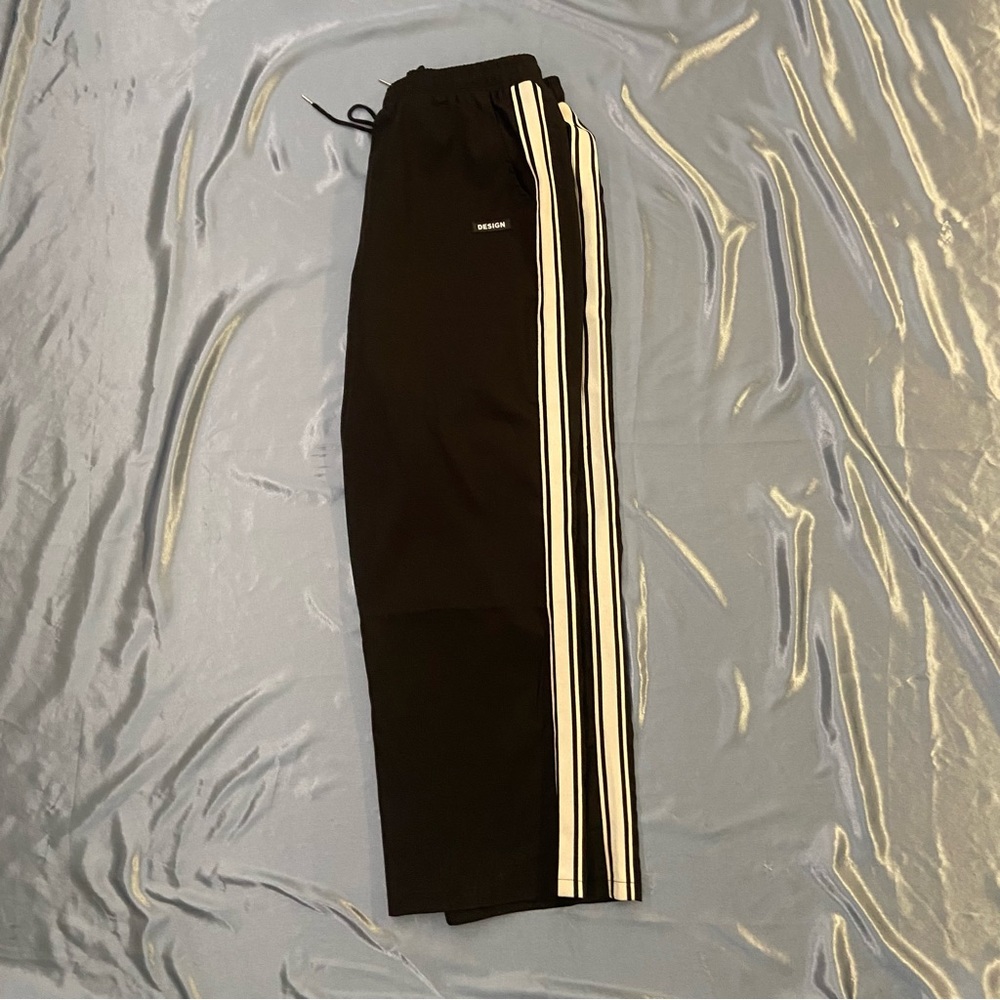 Wide Leg Track Pant. New